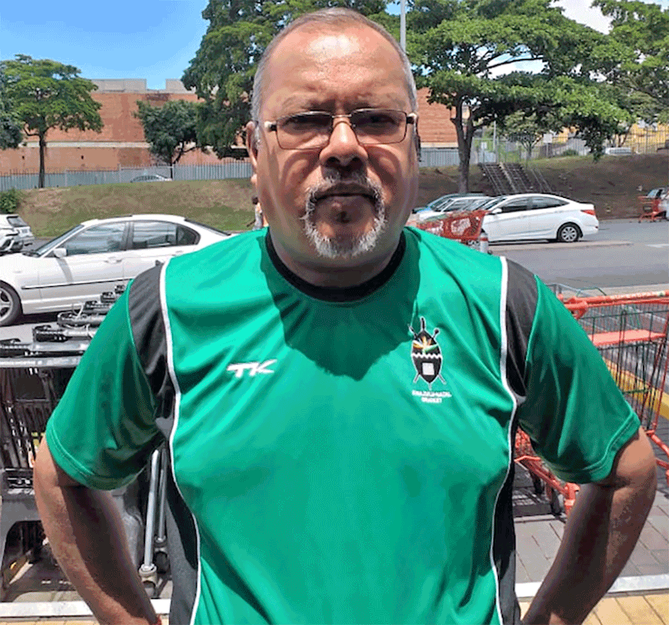 chatstabloid's tweet photo. Days of red cherry balls are swinging back for mini cricket 

Full story here https://t.co/TFe859orys

#chatsworthtabloid #tabloidnewspapers #communitynews #ChatsworthCricketHub https://t.co/xnh95nJoLF