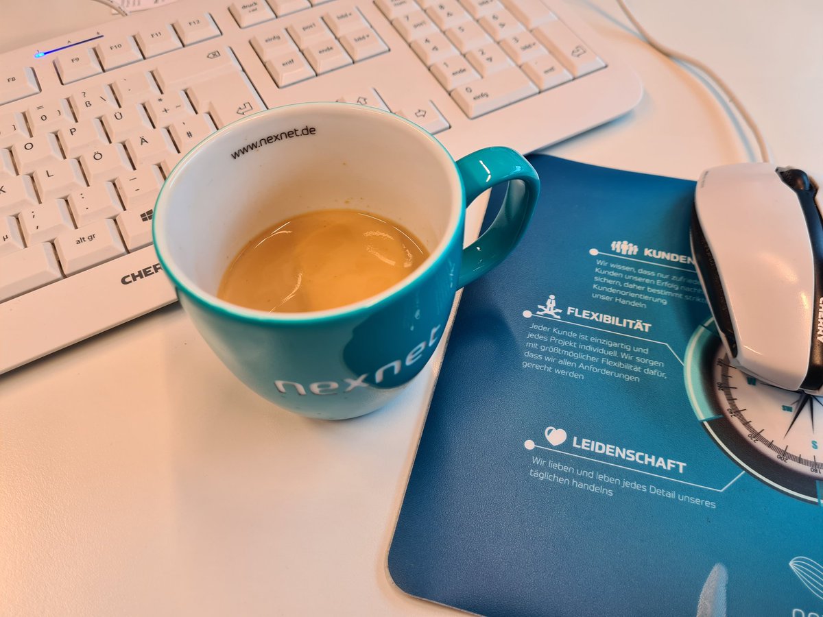 Berlin_Legal's tweet photo. Heute hat ein Kollege aus seiner Heimat leckeren Chai Tee gemacht. Perfekt für den verregneten Herbstanfang hier in #Berlin
#ItsTeaTime #arbeitenBeiNexnet #nexnet https://t.co/1Fo1WT7nxb