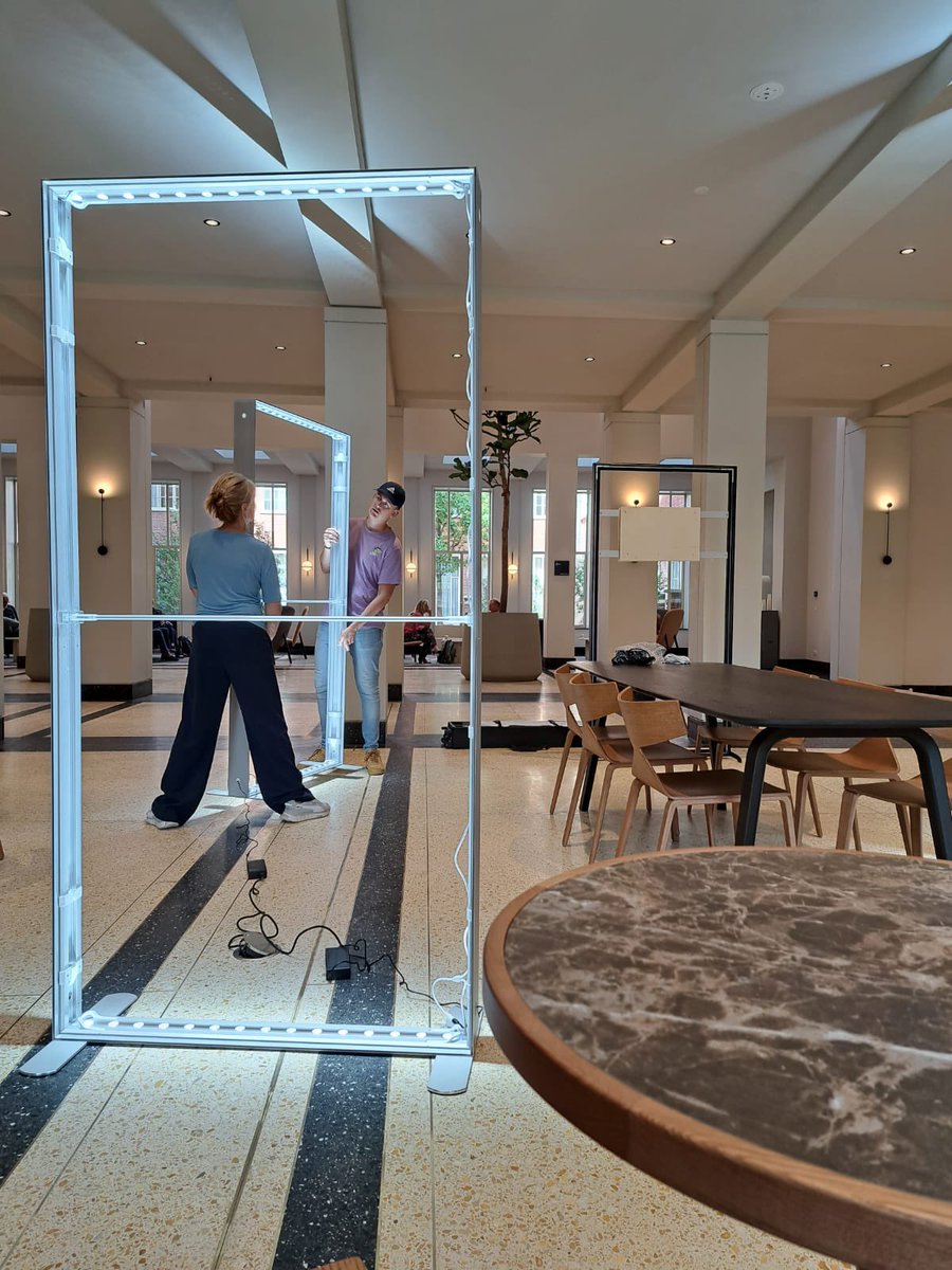 CultuurLeiden's tweet photo. Sneak peek bij de opbouw van de eerste Leiden Exposed tentoonstelling in de #stadsfoyer! Traditie 2050 door Sanneke Fisser en Sander Houwaart. Mini-interview op Insta๐๐ฝ https://t.co/Gvt6O8aV1v #poweredbycfl #leidenexposed ๐ทEmma van Noort https://t.co/pimxKIoOv6