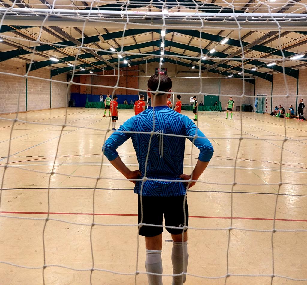 NorthmptonLions's tweet photo. *Goalkeeper Wanted* @NorthmptonLions are searching for a new GK for our 1st team futsal squad. Ideal candidates must love goalkeeping and enjoy be an integral part of the action. Futsal experience not essential as you learn quickly on the job. Must be 17+. 🦁 https://t.co/rMxI2MbLfw
