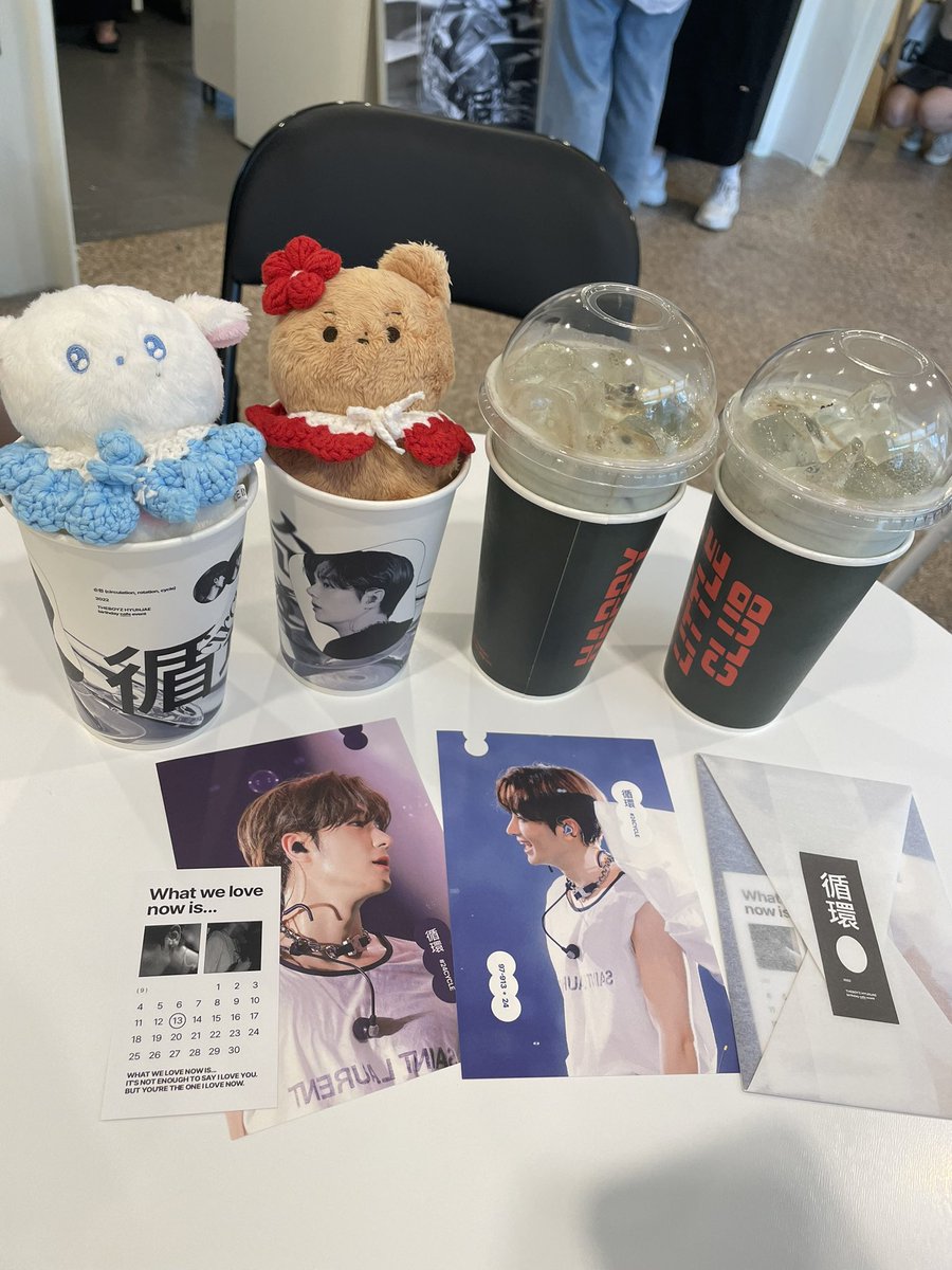 zoozoogongju's tweet photo. 📍해피리틀클럽
카페 어디갈지 고르다가 특전 20개도 안 남았다길래 후다닥 간 곳 !!
설빵이랑 달곰이 투샷도 찍어줬어요 💜
#24CYCLE https://t.co/Eo9aasKYwN
