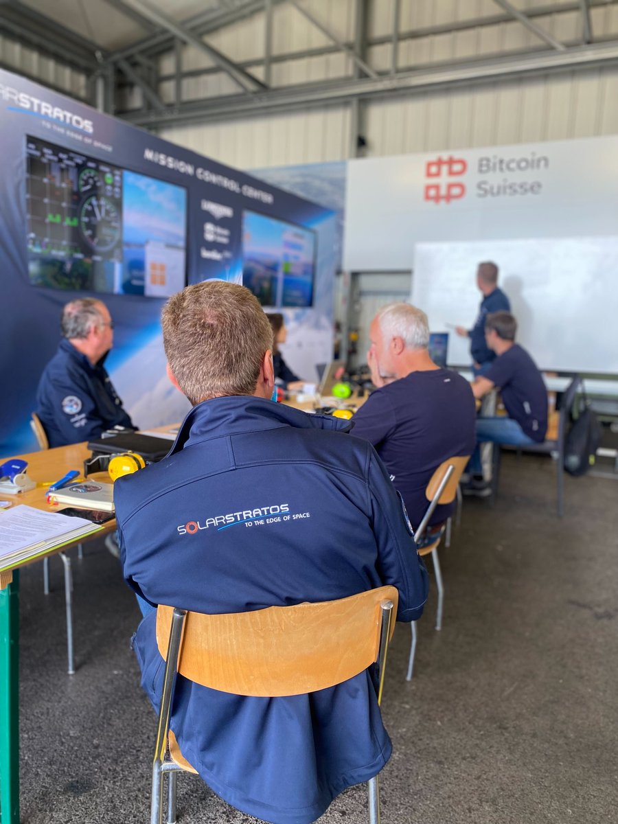 Briefing for the upcoming flight ✈️

Watch live via solarstratos.com/livecockpit/

#solarstratos #solarflight #payerneairport