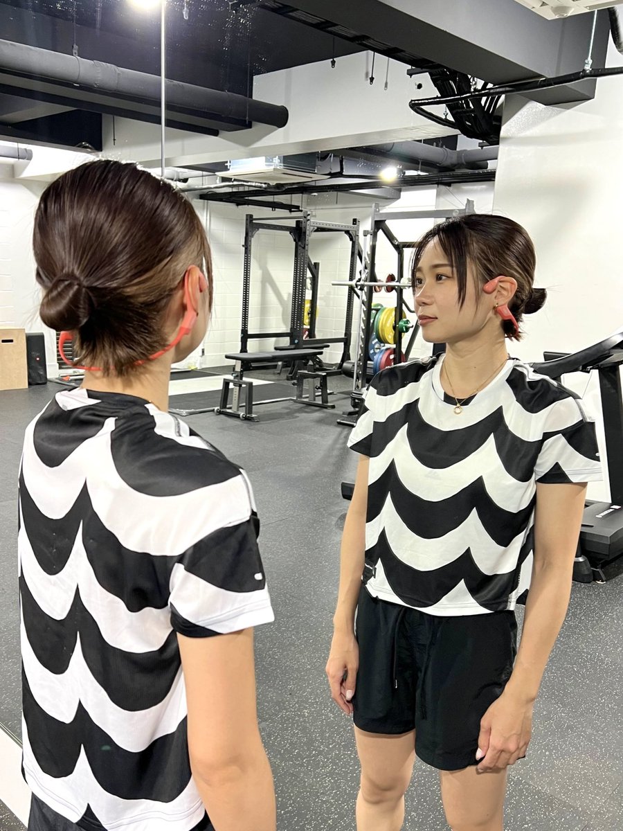 はじめての骨伝導イヤホンをShokz様よりいただきました！
耳を塞がないから周囲の音も聞けるし何より気にせずに動けるのでランニング中やトレーニング中にも最適です🏃‍♀️
しかも、防水機能もついているのも安心です🫶
#Shokz #骨伝導イヤホン

jp.shokz.com/products/openr…