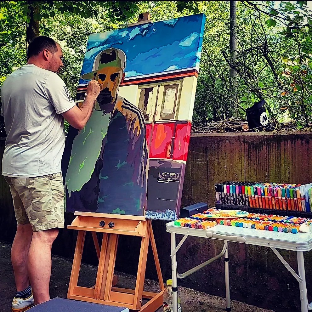 I simply painted a self-portrait of myself in front of a BR-475 S-Bahn train on a canvas to manifest my good old Graffiti bombing days.

#BeeLow #ContemporaryArt #ZEAL #SelfPortrait