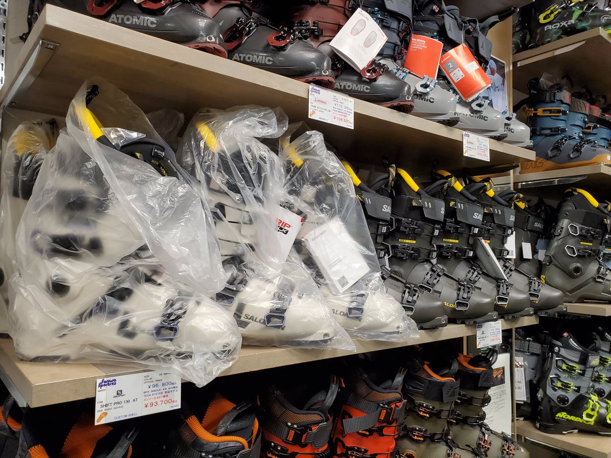 sanwamaster's tweet image. SALOMON SHIFT BOOTSほぼ全サイズ
入荷！
#salomon 
#salomonskiboots 
#techsystems 
#shift