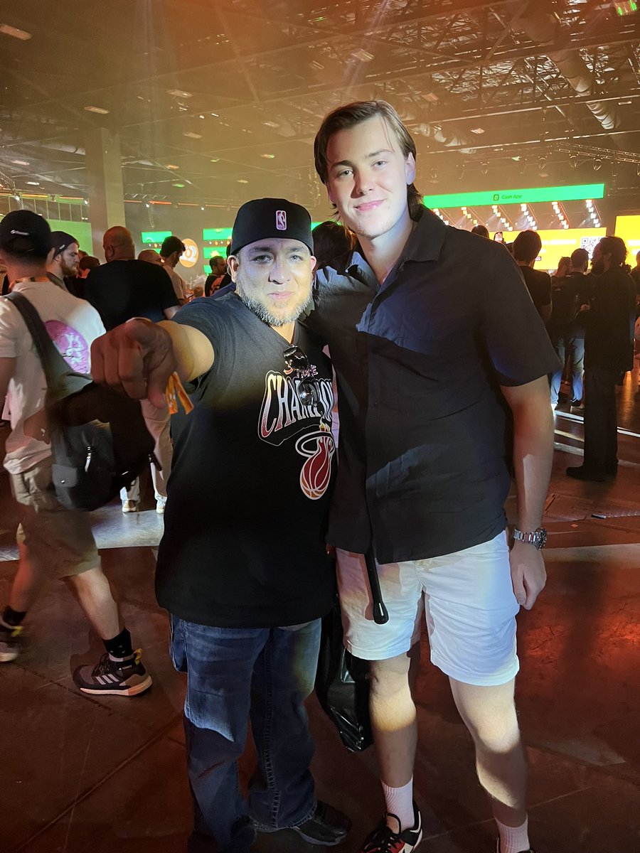 Cryptodidi512's tweet photo. @milesdeutscher Happy Birthday Miles!!!! https://t.co/rg4Eo9ihM1