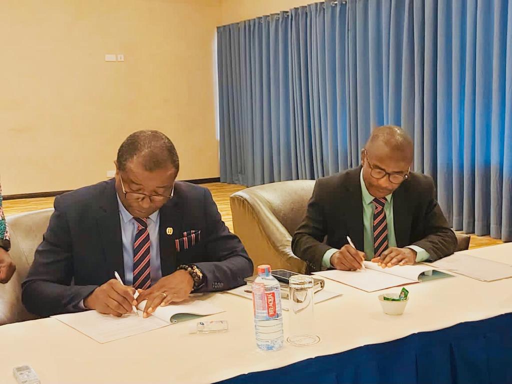 uesdgh's tweet photo. UESD has signed a pact with Akwamu Gorge Conservation Trust, in the Asuogyaman District of the Eastern Region. This marks the beginning of a collaboration between the two institutions in Research, Conservation and Tourism.
 #UESDAGCT #UESD22 #HOPE22 #UESDAKWAMUGORGE https://t.co/8THGhHgGQG