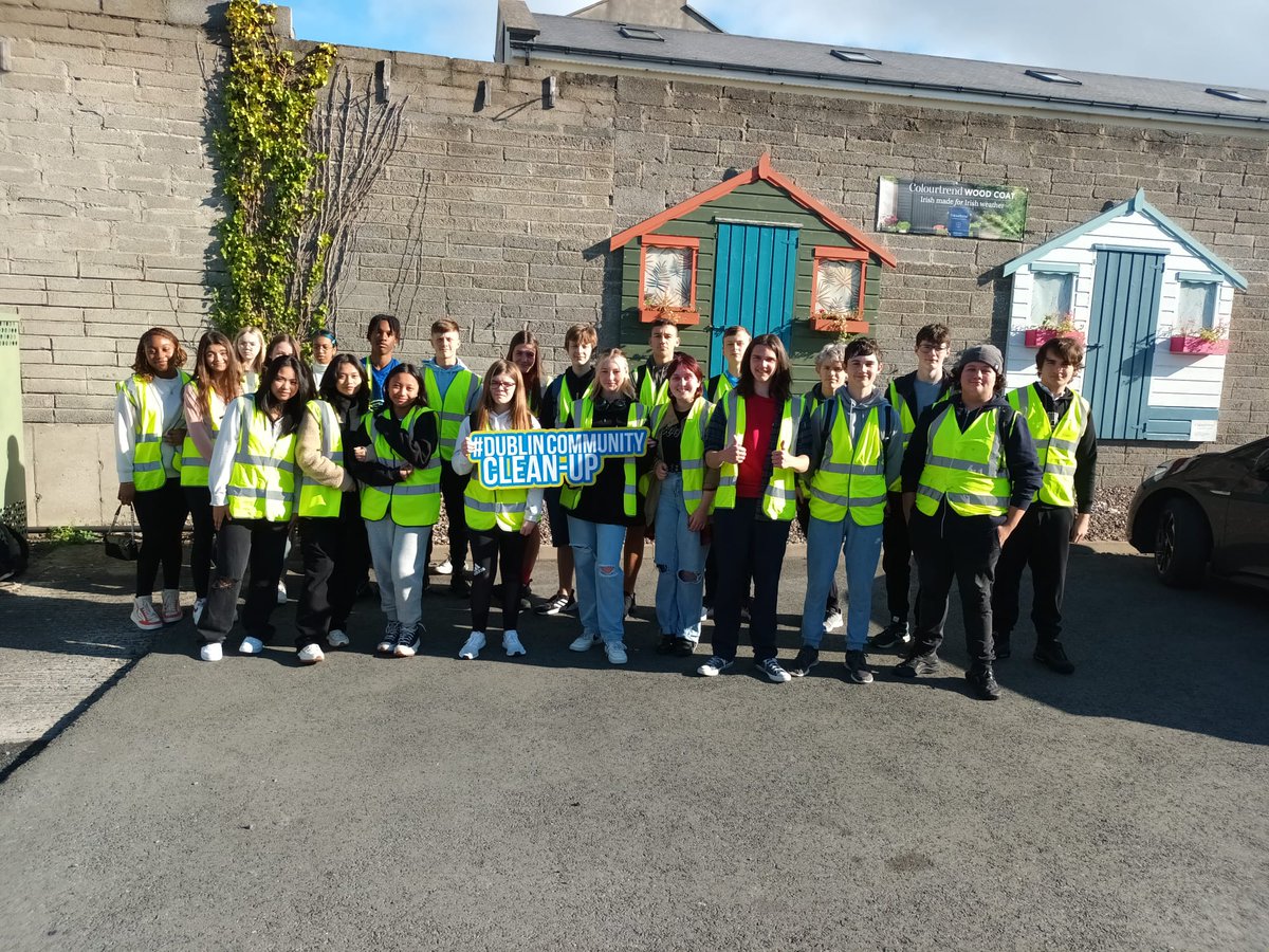 Fingalcoco's tweet image. Swords Tidy Towns took part in #dublincommunitycleanup at the weekend Thanks to all involved.
To find out about Clean-ups happening in your area see dublincommunitycleanup.ie