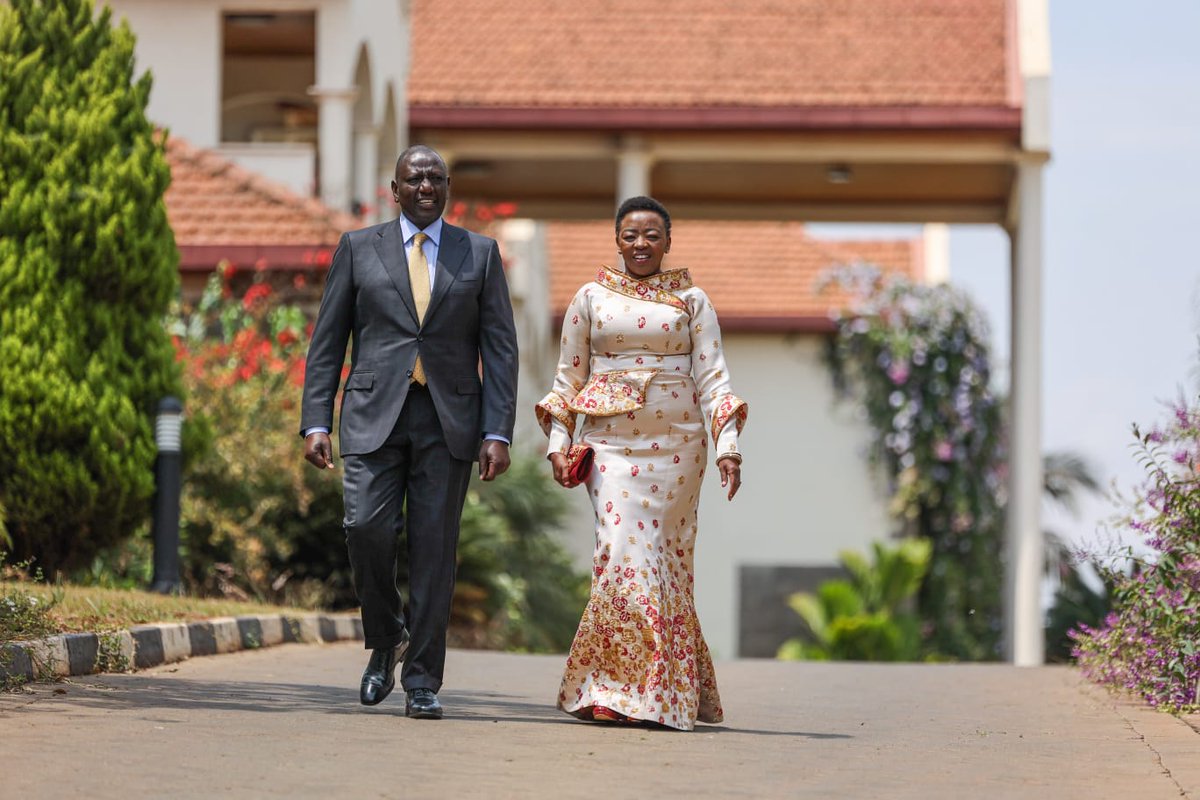 WaihigaMwaura's tweet photo. The journey to Kasarani for the swearing-in begins for President-Elect @WilliamsRuto &amp; First Lady-Elect @MamaRachelRuto https://t.co/KaTpL1Jfqo