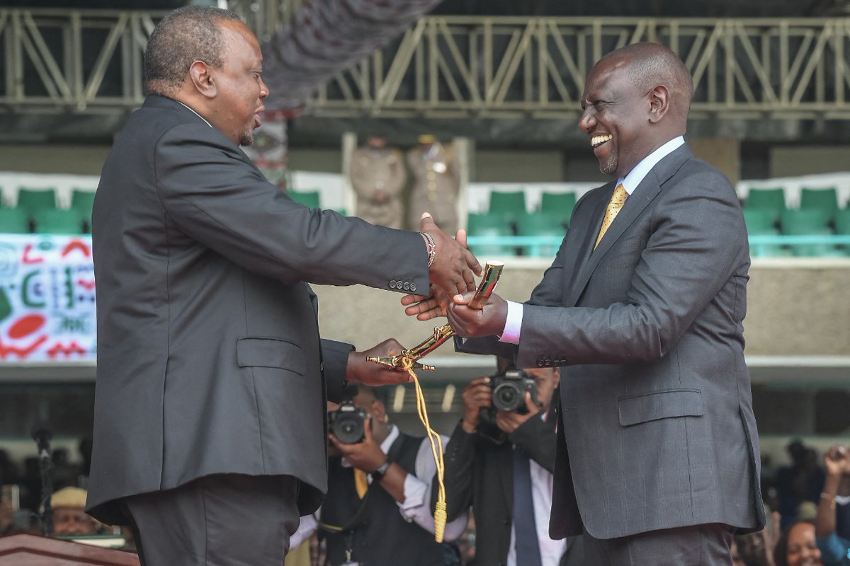ntvkenya's tweet photo. PICTURES: The change of guard from Uhuru to Ruto | Kenya's new first family. #InaugurationDay2022

📸 Courtesy: AFP, @Nesh_maina https://t.co/iSlCsKZ8tF