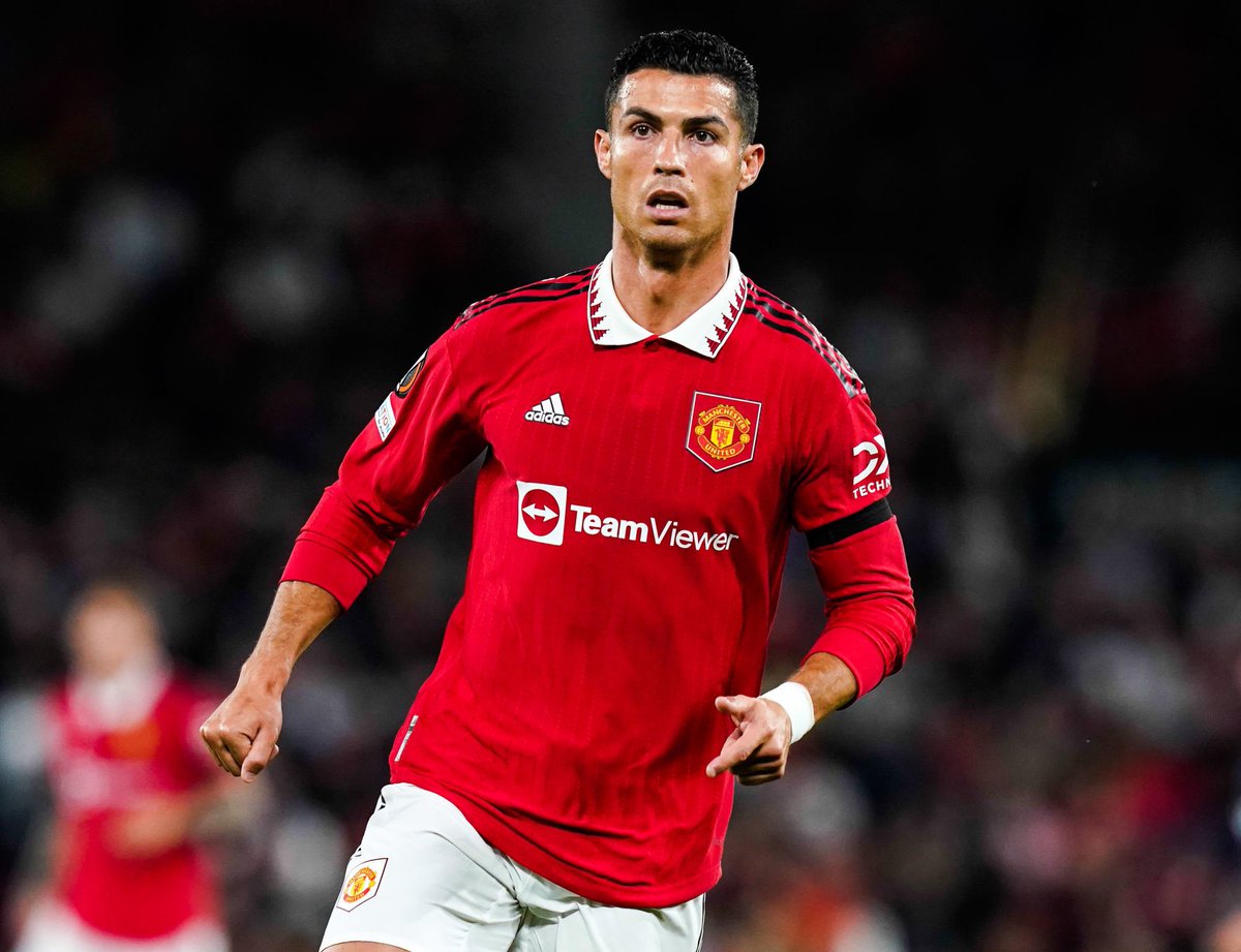 ActuFoot_'s tweet photo. Cristiano Ronaldo aurait rejeté une offre d'Al-Hilal de 2,3 M€ / semaine sur deux ans, soit 243 M€ sur l’ensemble du contrat. 💰❌

(CNN Portugal) https://t.co/Q06A3P7822