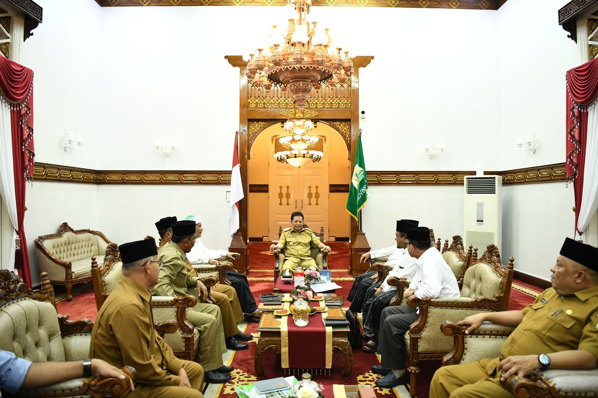 sekretmpuaceh's tweet photo. Pimpinan MPU Aceh melakukan kunjungan silaturrahim dengan Pj. Gubernur Aceh, Achmad Marzuki di Pendopo Gubernur Aceh, Selasa (13/9/2022)

#pjgubernuraceh
#mpuaceh
#pemerintahaceh
#forkopimdaaceh 
#silaturrahim https://t.co/7FrJFizWzd