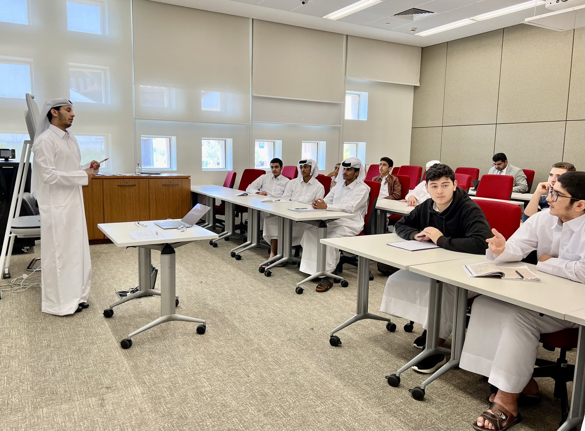 QatarDebate's tweet photo. طلبة المدارس من مختلف المدارس في #قطر يشاركون في ورش تدريبية استعداداً لموسم المناظرات الجديد للعام 2022/2023.
الجميع متحمس وعلى أهب الاستعداد للمنافسة على لقب الدوري 🏆
#مناظرات_قطر
#QSDL https://t.co/kPAq5dfhno