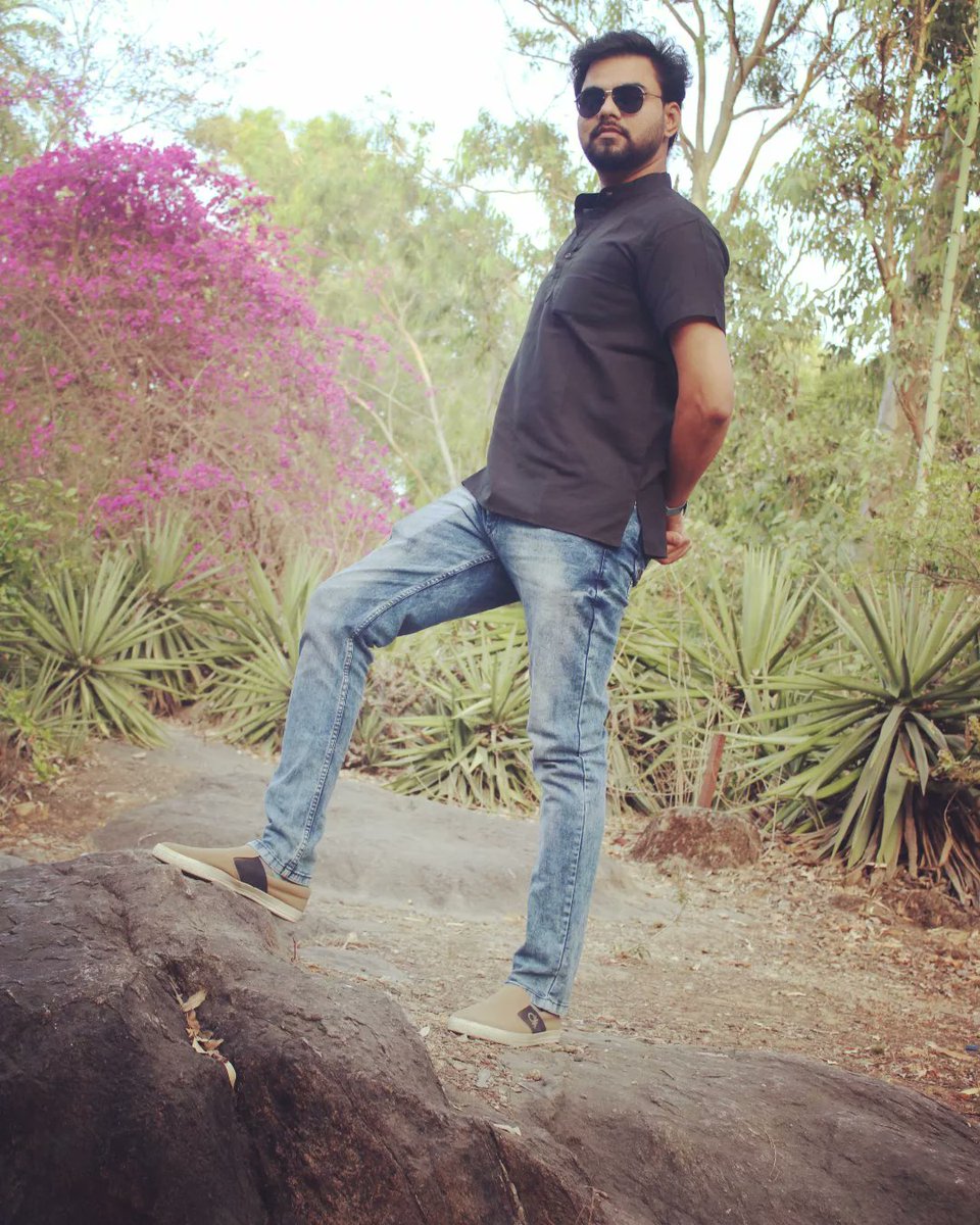 MihitSuthar2's tweet photo. Rock n Pose🕴🔥💥🔥💥

#mihit_suthar #style #swag #hero #fame #model #mensfashion #fashionista #influencer  #noedit #livelifetothefullest #fashion #me #PicOfTheDay #ranvirsingh #tigershroff @ranveersingh @tigerjackieshroff My favs😍 https://t.co/2URHXao6zA
