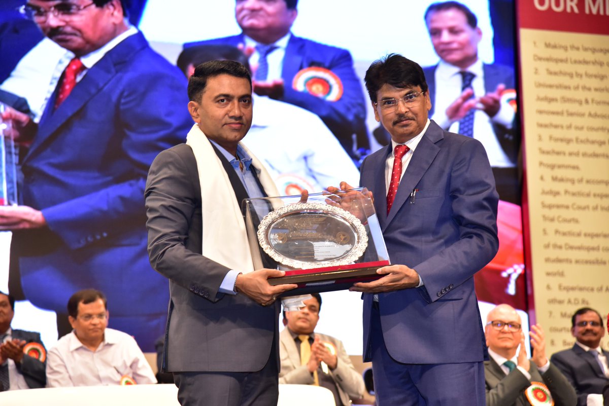 IIULER_official's tweet photo. 🪔 #Inauguration #IIULER 🪔
𝗖𝗵𝗶𝗲𝗳 𝗠𝗶𝗻𝗶𝘀𝘁𝗲𝗿 𝗼𝗳 𝗚𝗼𝗮, Shri Dr Pramod Sawant inaugurated the India International University of Legal Education and Research (𝗜𝗜𝗨𝗟𝗘𝗥) by BAR Council India Trust-Pearl First on the 9th of June, 2022 at Kala Bhavan, Sancaole, #Goa https://t.co/WZs3uo92wY