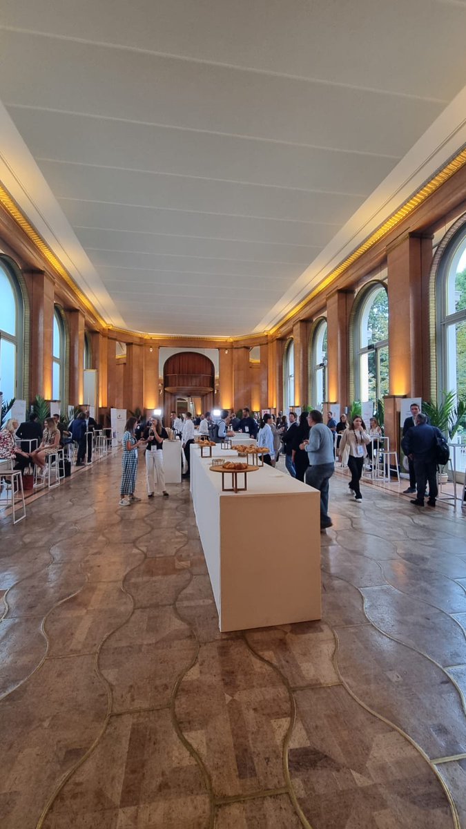 parolesdelus's tweet photo. #CitiesSummit22 du @HUBInstitute, le tiers-lieu de confiance entre acteurs publics, innovants et décideurs de haut niveau !
Alternant les visions d'experts, c'est le moment idéal pour intégrer les clés de compréhension et les leviers nécessaires aux changements. #Smarticity https://t.co/oPRRU7dllG