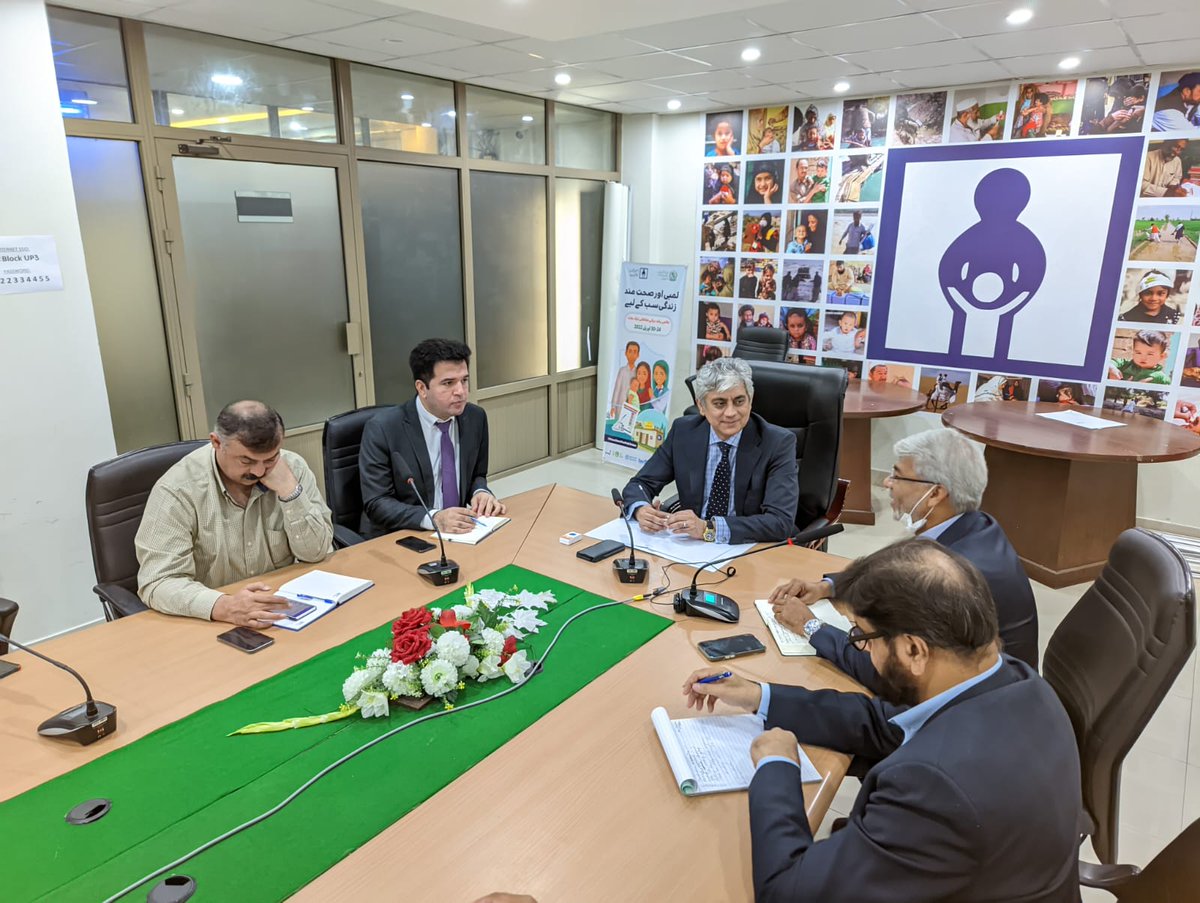 EPIPakistan's tweet image. Dr. Muhammad Tariq, Country Director, @USAID_Pakistan @Chemonics  along with his team called on Dr. Muhammad Ahmed Kazi, DG, #FDI @EPIPakistan @nhsrcofficial for a briefing on @USAID_Pakistan support for the Immunization Programme of Pakistan.
#vaccinework