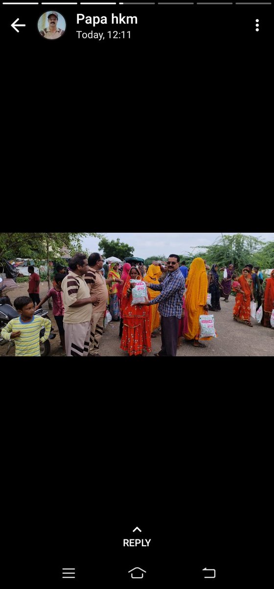 Deepikahada12's tweet photo. जन्मदिन की अनेकों बधाई पापा
Saint Gurmeet Ram Rahim Singh Ji Insan की शिक्षा पे चलते हुए प्रेस क्लब कोटा के वाइस प्रेसीडेंट और सच कहूं सिरसा के पत्रकार श्रीमान राजेंद्र सिंह हाड़ा अपना जन्मदिन गरीब परिवारों को राशन वितरित करके मनाते हुए! धन्य है ऐसे गुरू जी 🙏 @DSSNewsUpdates https://t.co/cl1BOHcsVI