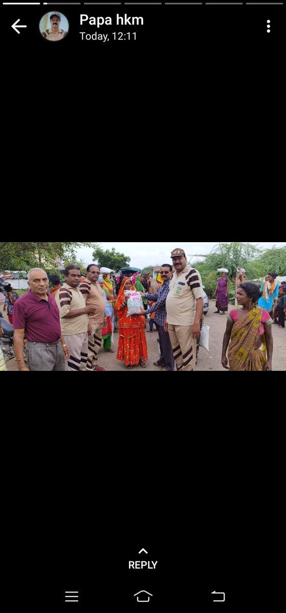 Deepikahada12's tweet photo. जन्मदिन की अनेकों बधाई पापा
Saint Gurmeet Ram Rahim Singh Ji Insan की शिक्षा पे चलते हुए प्रेस क्लब कोटा के वाइस प्रेसीडेंट और सच कहूं सिरसा के पत्रकार श्रीमान राजेंद्र सिंह हाड़ा अपना जन्मदिन गरीब परिवारों को राशन वितरित करके मनाते हुए! धन्य है ऐसे गुरू जी 🙏 @DSSNewsUpdates https://t.co/cl1BOHcsVI