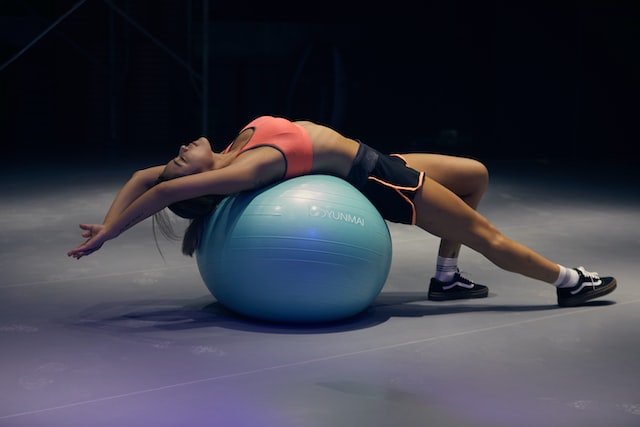 ZBiuro's tweet photo. #fitball

Wiecie, że w Zdrofit są również zajęcia fit-ball? Jest to trening wzmacniający z wykorzystaniem różnej wielkości piłek gimnastycznych. Wejdź na stronę siłowni i zapisz się na fit-ball, który wymodeluje Twoją sylwetkę i wzmocni Twoje ciało. 
https://t.co/SVAePIaP8y https://t.co/RmjHZ5CXnt