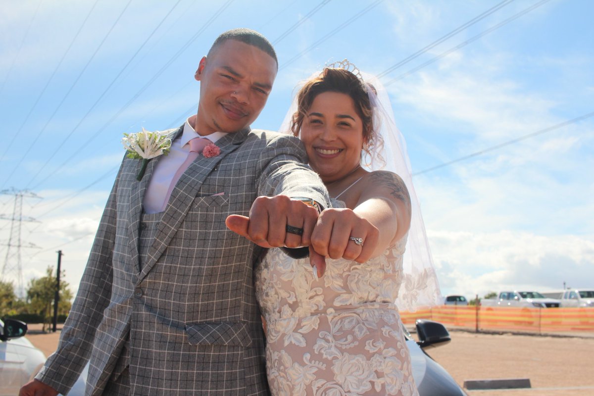 bybash2's tweet image. Special days should be smooth sailing. Smiles and laughter.
#bybash