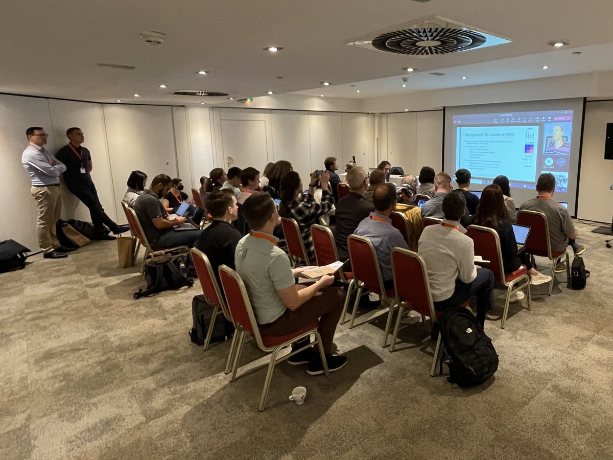 LuizBonino's tweet photo. Starting the #Onto4FAIR workshop at #Semantics2022 to discuss how FAIR and ontologies can support each other. https://t.co/jQJfSPC3U1