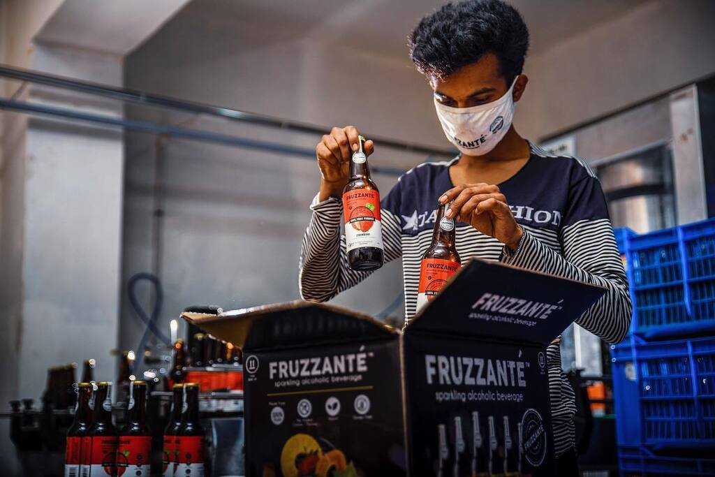 getfruzzante's tweet photo. Have you tried Fruzzante Strawberry yet? https://t.co/AE3LFVjloo https://t.co/kjIvrMHxw8