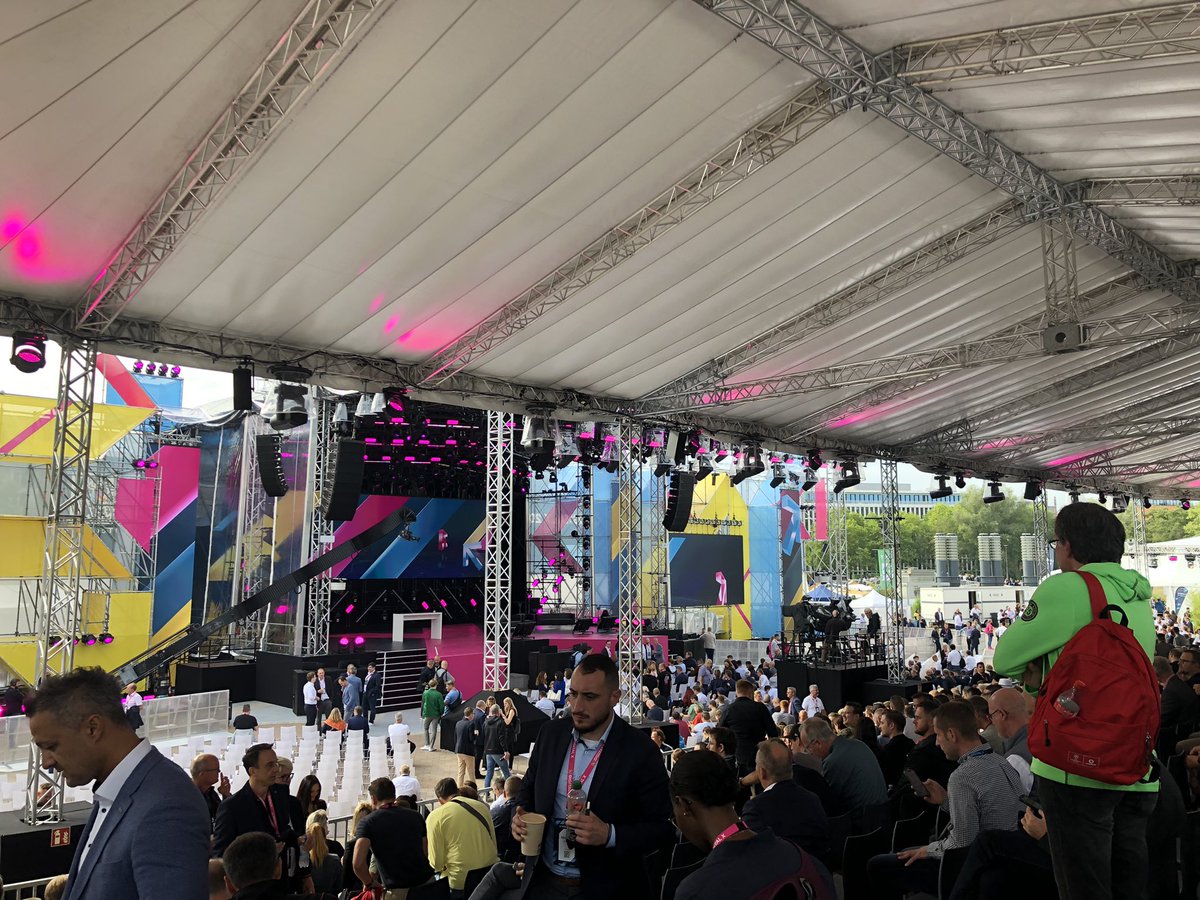 flowphia's tweet photo. Ein Teil von @flow_ciety ist bei der #DigitalX in Köln... erste Zeichen, wo sich die Innovationen in Deutschland befinden. 🤭
Liebe Grüße nach Berlin und viel Spaß bei der #blockchainweek! https://t.co/bAqd2AHIXz