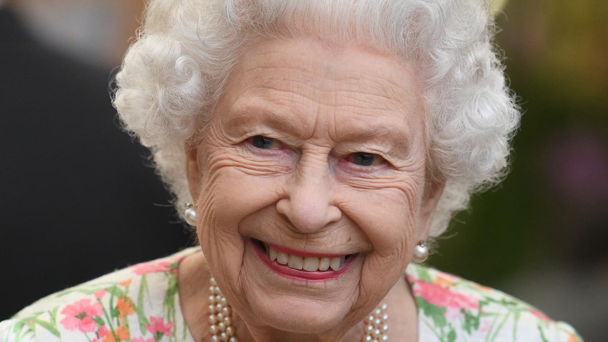 GreatBromleyPC's tweet photo. A Service of Commemoration for Her Majesty Queen Elizabeth ll will take place at St George's Church, Great Bromley on Sunday 18th September at 6.30pm.  Everyone is welcome. https://t.co/lgmCHJaHky