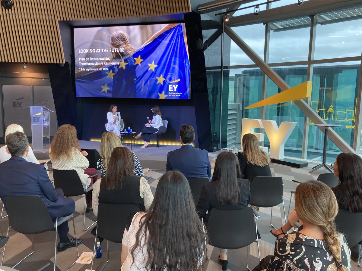 jaime_delbarrio's tweet photo. Interesante debate en el Encuentro #Lookingatthefuture de @EY_Spain hablando del #PRTR del @inclusiongob expuesto por Verónica Ollé Sesé subsecretaria del @inclusiongob https://t.co/VWrOpYdufM