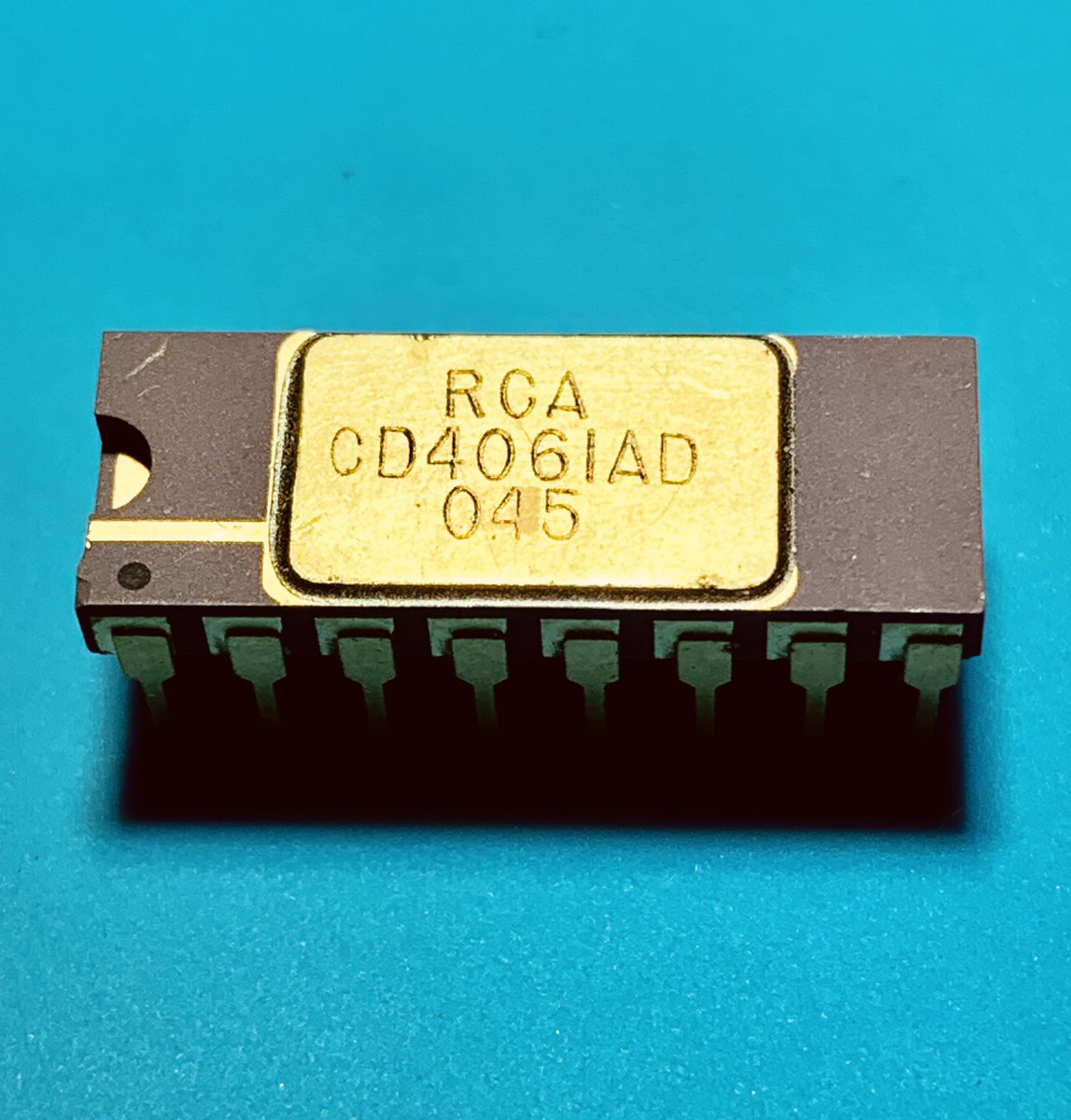 duke_cpu's tweet photo. This is how the IC package looks like #cpuduke https://t.co/gL7iJhyBLG