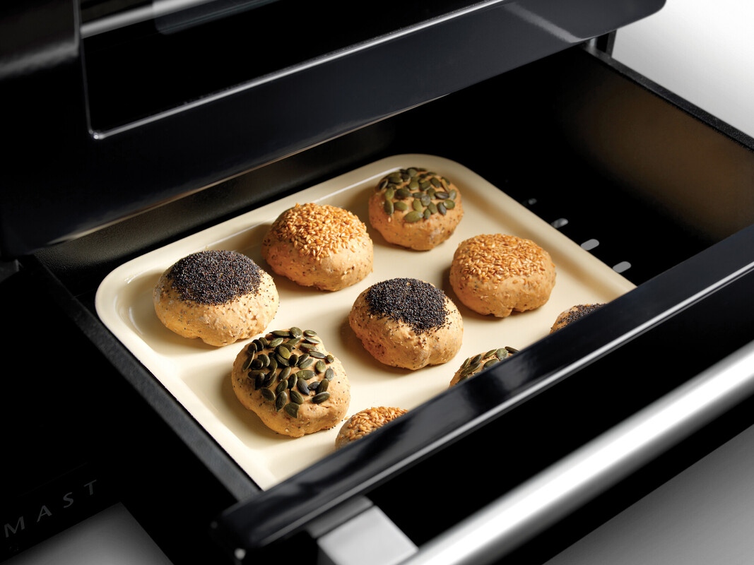 Our bread proving drawer available on selected range cooker models is perfect for novices and professionals alike. This unique feature to range cooking reaches temperatures of 40˚ so you can rest and rise dough prior to baking!⁠ 🍞🧁🍪🍰🥖⁠

#gbbo