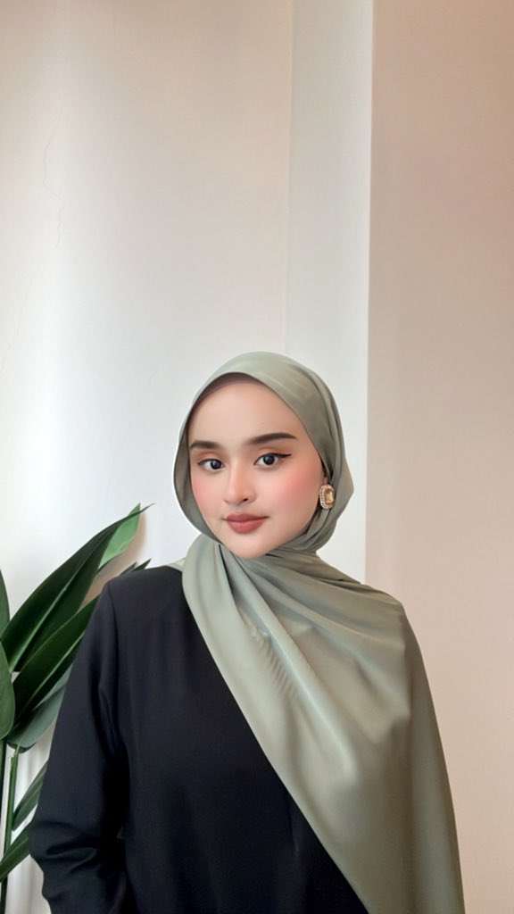 CoveredScarf's tweet photo. LADY✨

Soft silky satin material that create the elegant look💕 https://t.co/GoZJbbqeQS