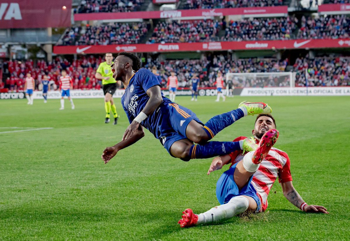 MiguelSerranoTV's tweet photo. Roberto Palomar en El Partidazo de Cope: “Vinicius no ha sufrido entradas duras” 🤔 https://t.co/azkS3f6Sdd