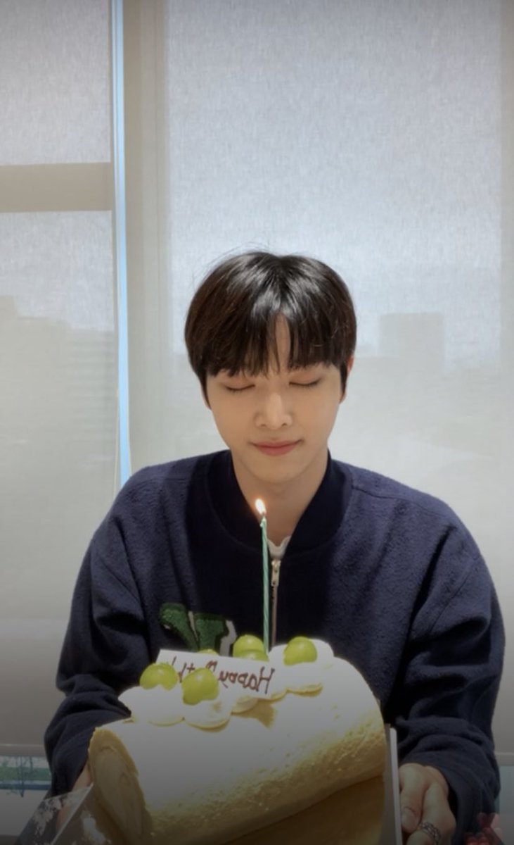 สุขสันต์วันเกิดคุณซองชานของพวกเรา 
ขอให้ซองชานสุขภาพร่างกายแข็งแรง มีแต่วันที่ดีๆ เป็นที่รักของทุกคน ไม่ว่าซองชานจะทำอะไรจะอยู่ซัพพอร์ตตรงนี้เสมอเลย 

#HAPPYSUNGCHANDAY