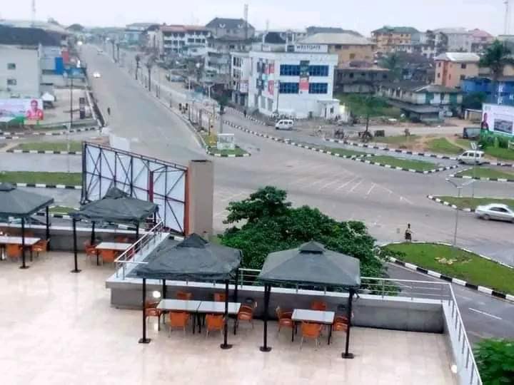 ChinasaNworu's tweet photo. This how deserted Owerri city is looking right now today 13/09/2022 .A total compliance of #IPOB sit at home order and a message that the imposter is not welcomed in Biafraland until #MNK is released unconditionally. @real_IpobDOS https://t.co/0LtfjutN0m