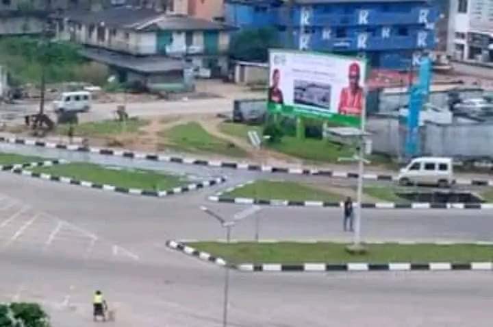 ChinasaNworu's tweet photo. This how deserted Owerri city is looking right now today 13/09/2022 .A total compliance of #IPOB sit at home order and a message that the imposter is not welcomed in Biafraland until #MNK is released unconditionally. @real_IpobDOS https://t.co/0LtfjutN0m