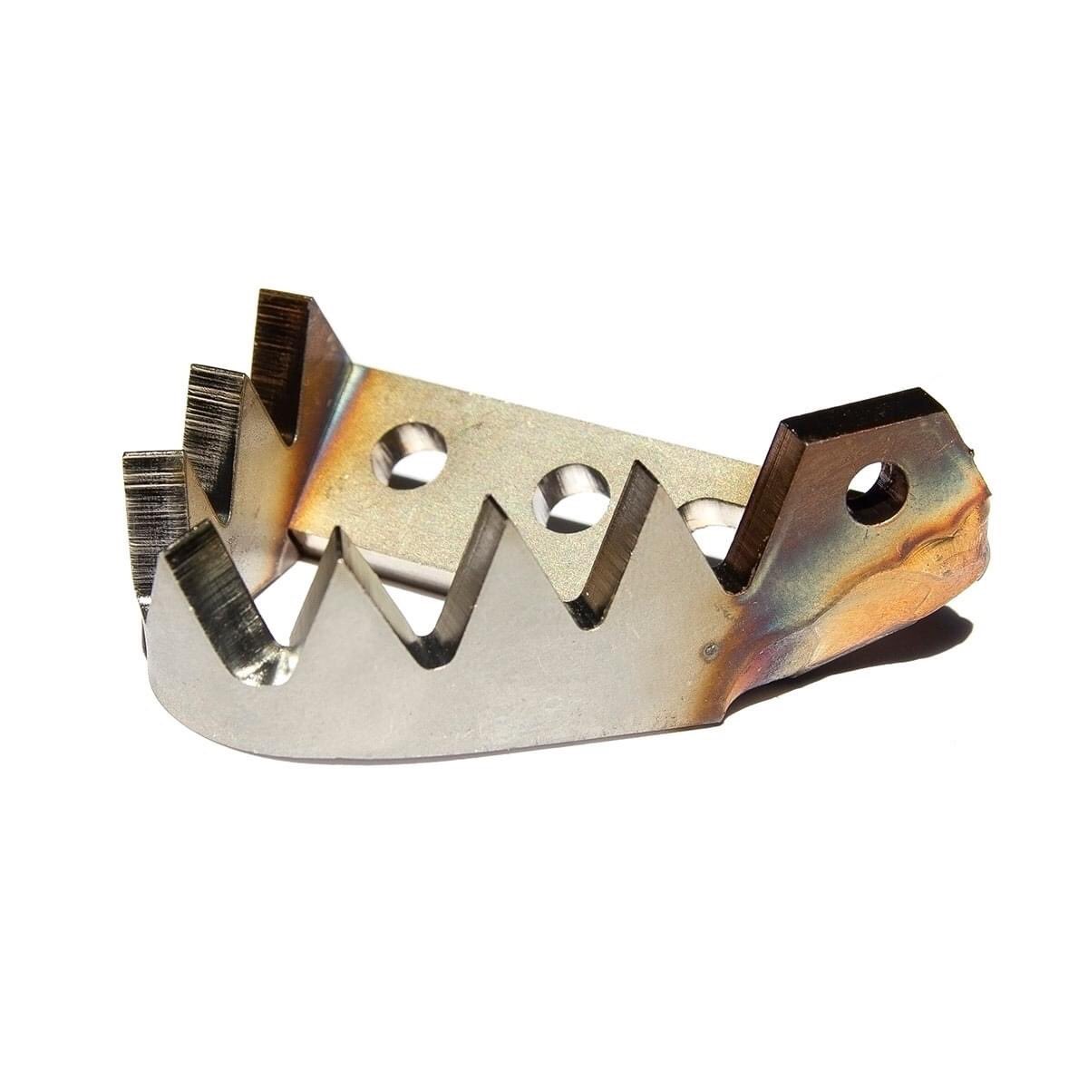 100PerCentMoto's tweet photo. NEW PRODUCT IN STOCK ! CARAPAKS Brake Pedal Pad with super sharp teeth for KTM / Husqvarna / Gas Gas dirt bikes.
Produced from the best quality STAINLESS STEEL with enlarged hole for mud removal.
Able to adjust offset more closer to footpeg.
Click 👉 https://t.co/NUNwUjzRUx https://t.co/4Kzglfh59A