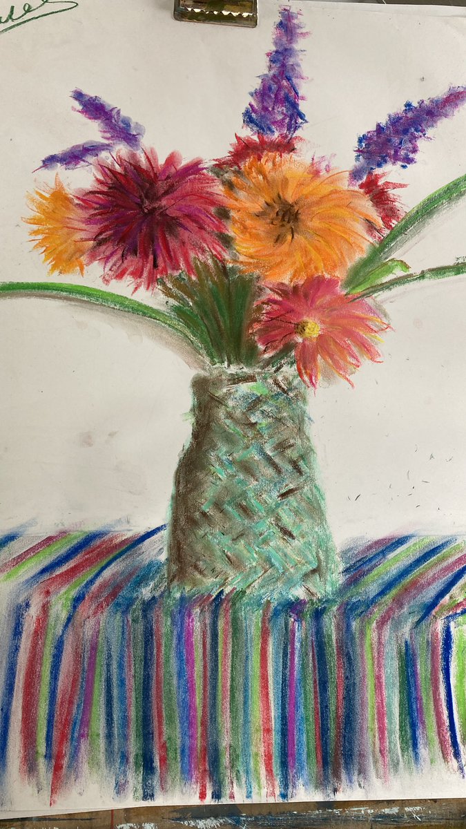 Mumbleys's tweet image. Fantastic Drawing Flowers course at @CourtHouseFarm this weekend with the lovely Janet Haigh. Stunning location. First go at drawing with pastels - very different, but great fun!!