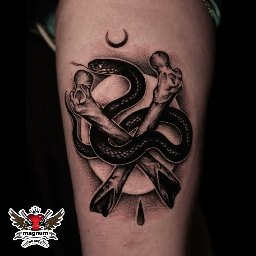 Sick work from Liz Minelli done using #magnumtattoosupplies 🐍
. 
.
#blackwork #tattoo #snake #snaketattoo #goth #tattooed #gothicfashion #gothicstyle #alternativestyle #witchesofinstagram #gothtattoo #gothgilr #gothaesthetic 

Instagram: lizminellitattoo