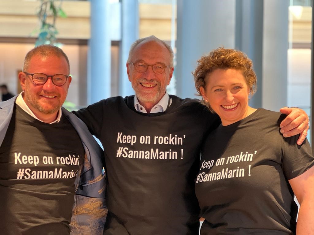 nicolabeerfdp's tweet photo. THIS IS EUROPE ! @MarinSanna 🇪🇺
For a liberal and openminded Europe, that's what we stand for! Keep on rockin' #sannamarin 🤘 @RenewEurope https://t.co/gx6BdTzP5W