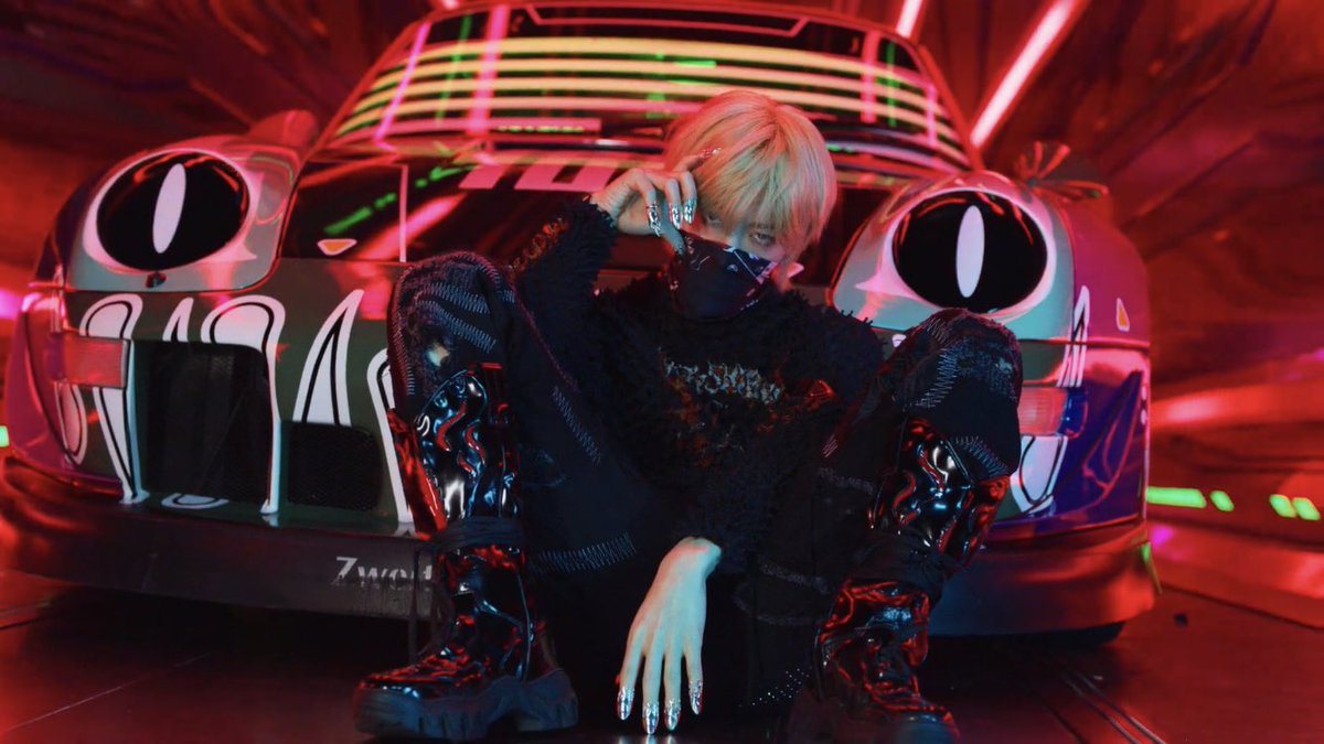 kazeppikimaigo's tweet photo. ギャル罪で逮捕
#NCT127 #NCT127_질주 #유타 https://t.co/AuovcJ56lV