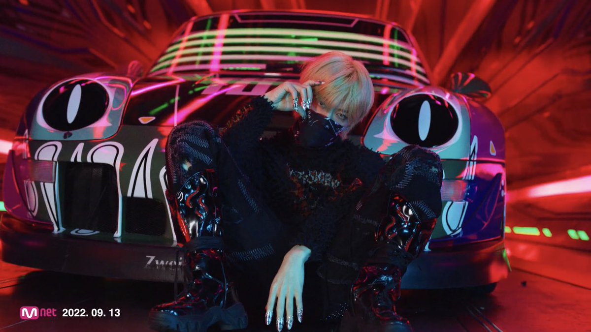 kazeppikimaigo's tweet photo. ギャル罪で逮捕
#NCT127 #NCT127_질주 #유타 https://t.co/AuovcJ56lV