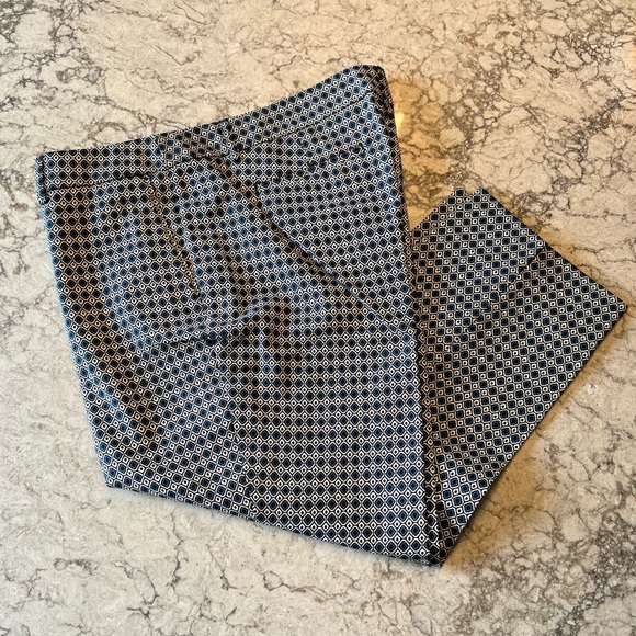 Docsdealz's tweet photo. So good I had to share! Check out all the items I'm loving on @Poshmarkapp #poshmark #fashion #style #shopmycloset #hilaryradley #bariii #chicos: https://t.co/nNhgL4TO5r https://t.co/pFze1lTemu
