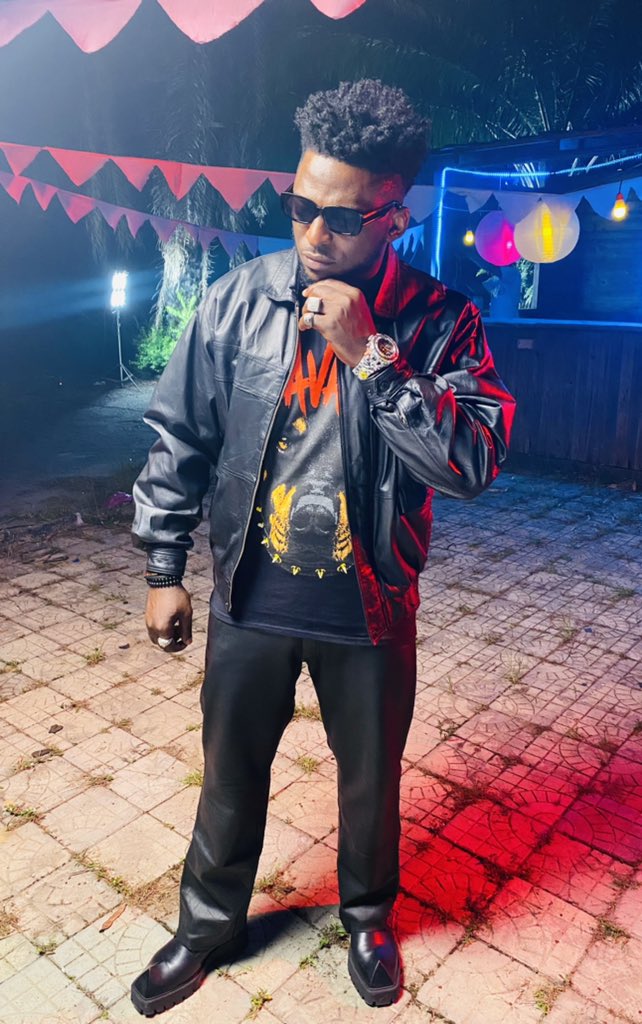 od_woods's tweet photo. God’s blessings on our works n dreams 🙏🏼.
#tivboystyle #bigdreams #today #music #ikonic #ikonicalbumbyodwoods #torbem 🔥 #style #styled by @kenepisode1 #set #video #africa #afrodancehall #afrobeats #nigerian #new https://t.co/kJ6wi5qIHF