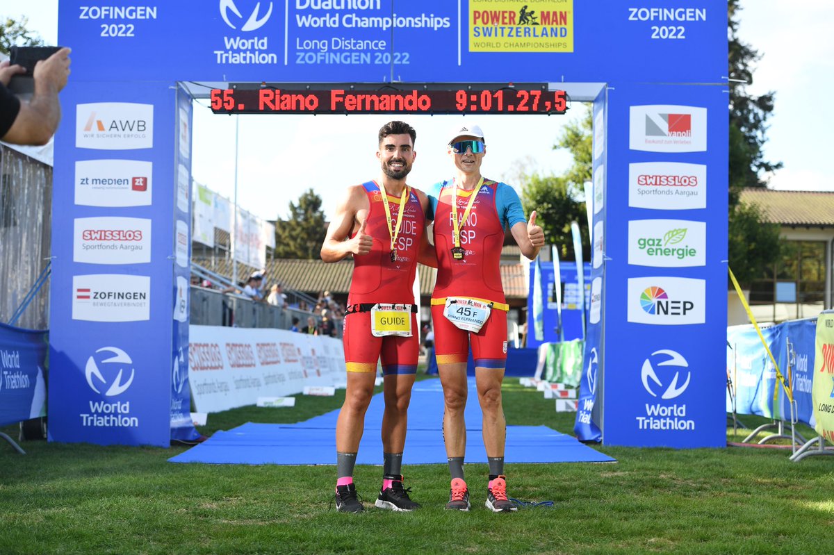En Suiza sufrimos de lo lindo en el mundial de duatlón larga distancia para personas con discapacidad (12km🏃‍♂️160🚲en tándem y otros 34 corriendo).Queremos dedicar la medalla de oro🥇a los huérfanos de la <a href="/guardiacivil/">Guardia Civil</a> y de la <a href="/policia/">Policía Nacional</a>;de corazón,con gratitud,honor y afecto. ♥️♥️