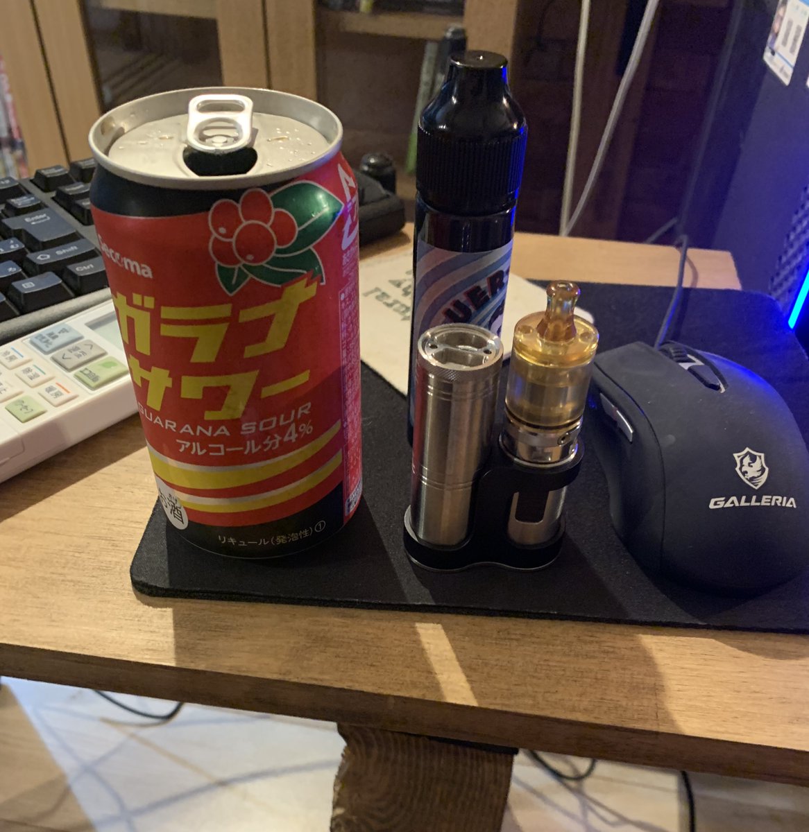 vape_and_bike's tweet photo. ハァー…推しのリキッドに推しのメーカーのタンク。美味くない訳が無いんだよねぇ…!
#vape
#tomklarks https://t.co/HltuharDfK