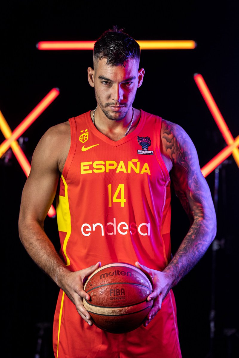 _NBAESP_'s tweet image. Si ESPAÑA 🇪🇦  gana hoy a Finlandia y se clasifica para las Semifinales del Eurobasket, vamos a regalar esta camiseta de Willy Hernangomez entre cada uno de los que deis RT y nos sigáis a mí y a @PasionBasketNBA 

🍀🍀🍀🍀🍀🍀🍀🍀🍀