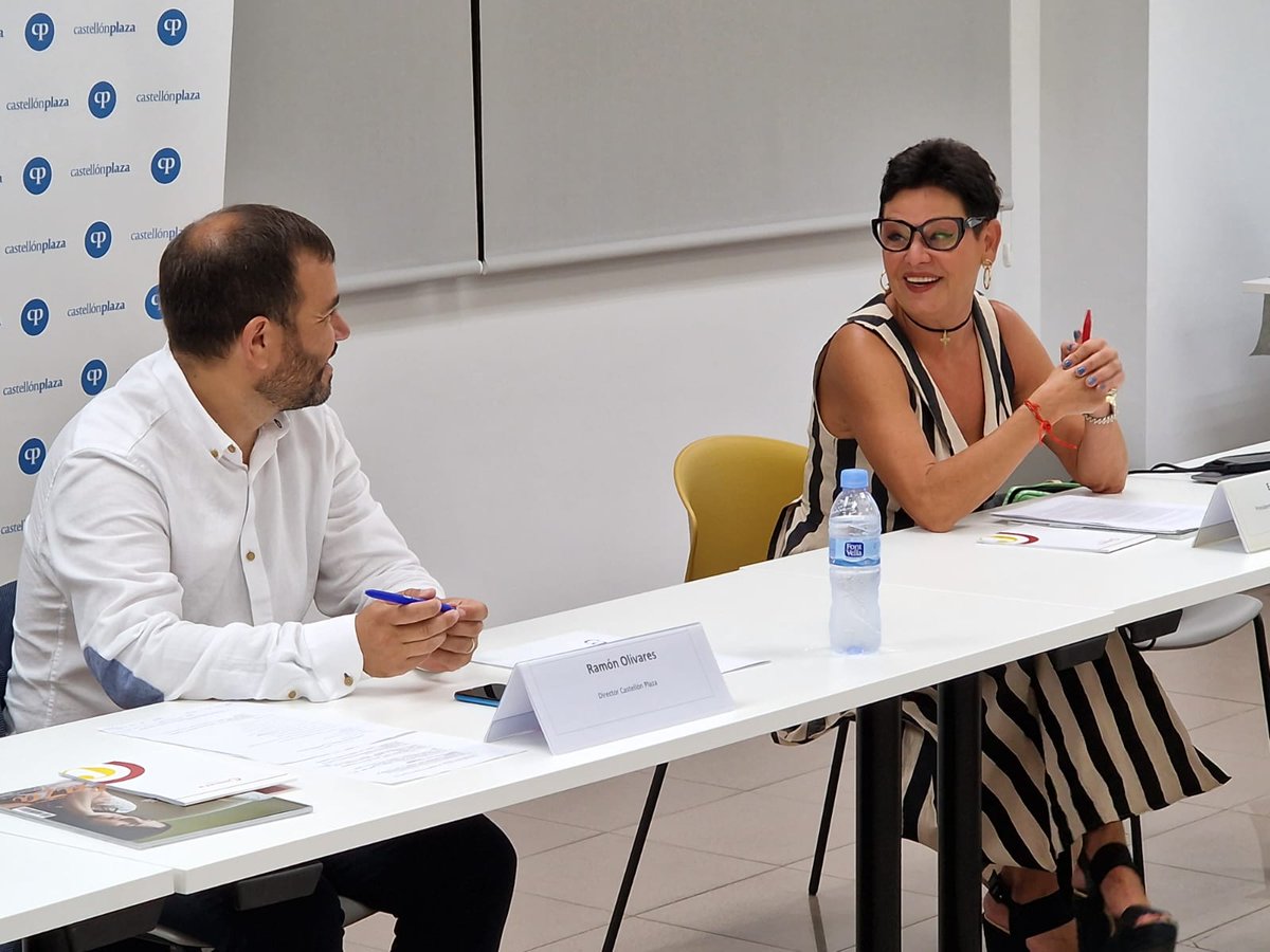 castellonplaza_'s tweet photo. ☕️ #DesayunoCP | La crisis sanitaria ha acelerado un proceso que ya llevaba años gestándose, que es el de la apuesta por la comunicación. Las y los expertos en este ámbito lo analizan con @castellonplaza_ y @DircomCVM https://t.co/3HYuVK7jgW