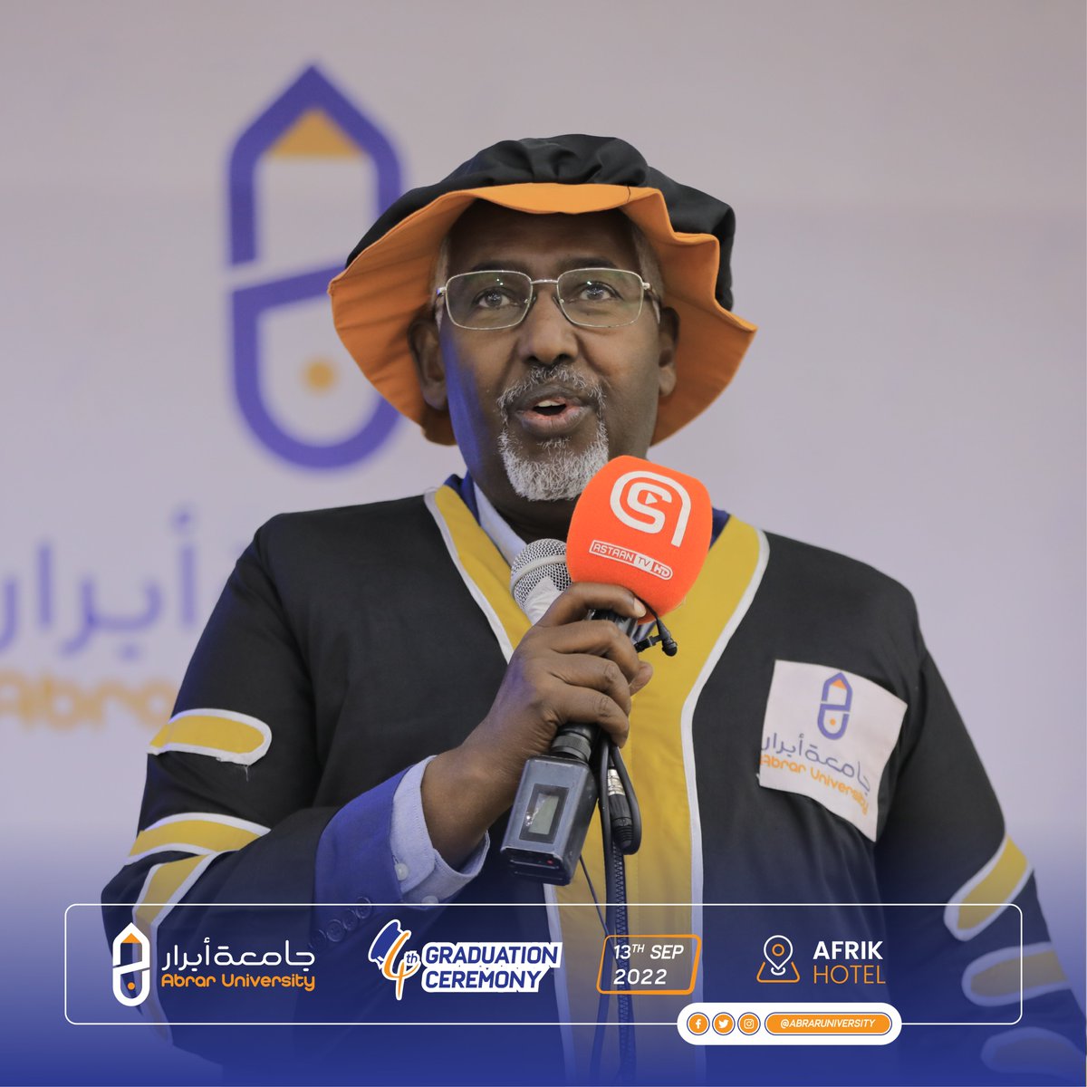 AbrarUniversity's tweet photo. Dr. Maxamed Maxamuud Bidey Gudoomiyaha Jaamacadda Banaadir ahna Gudoomiyaha ururka Midowga Jaamacadaha ee ASU ayaa yiri " Jaamacadda Abraar waxay ka mid tahay jaamacadaha Ururka Midowga ta tirsan oo cilmi baarista sameeya, isu tagga jaamacadaha
#4th_convocation
#AU_Graduation https://t.co/WNb6tpcxta